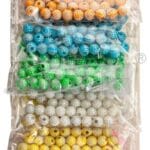 Koraliki plastikowe dekoracyjne rozm. 6mm, otwór 2mm op. 48g (8 kolorów x 6g) PJ-7902