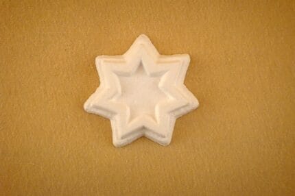 GWIAZDA STYROPIANOWA DECO TWARDA Z WGŁĘBIENIEM 65mm / 1szt
